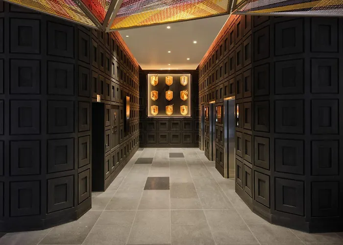 W Edinburgh Hotel