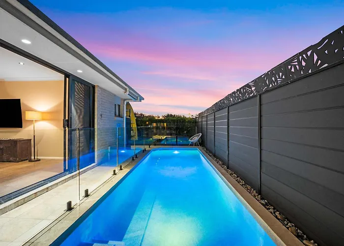Homestead Spacious Home For 12 With Pool Gold Coast