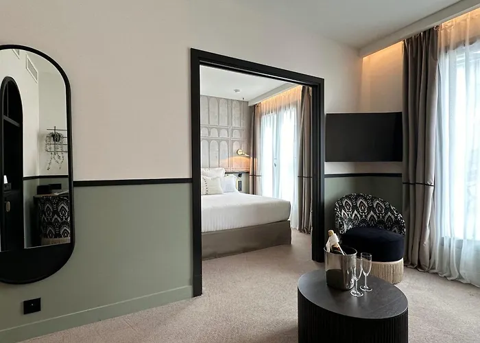 Hotel Grand Coeur Latin Paris