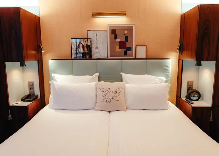Hotel Eiffel Blomet Paris
