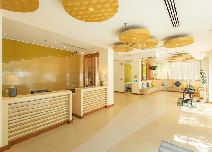 Ashlee Plaza Patong Hotel & Spa