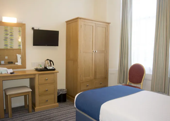 Tlh Carlton Hotel - Tlh Leisure, Entertainment And Spa Resort Torquay