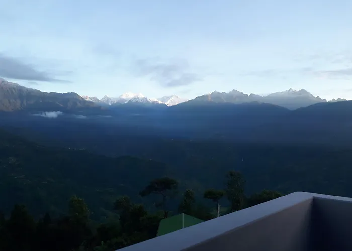 Udaan Hotel Pine Crest, Pelling